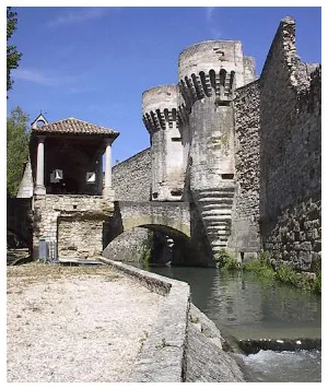 Pernes les Fontaines Gate. Provence Tourism